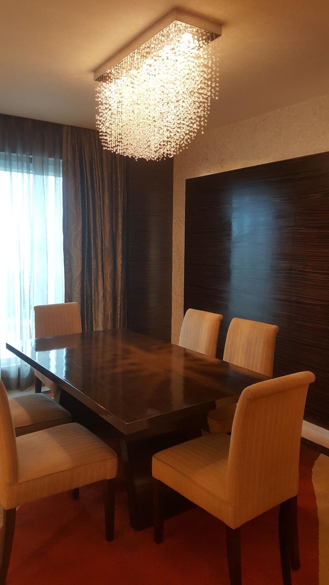 Vivanta Hyderabad, Begumpet Luaran gambar A meeting room at the hotel