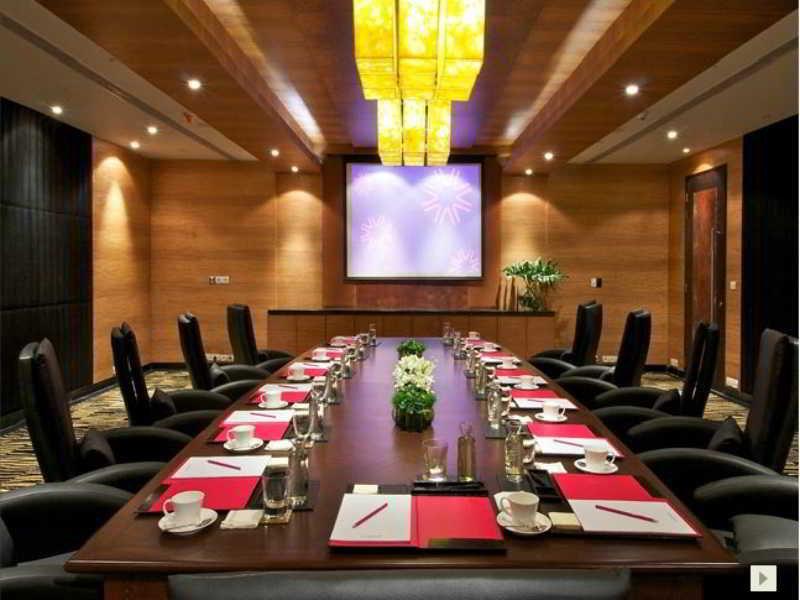 Vivanta Hyderabad, Begumpet Luaran gambar Boardroom